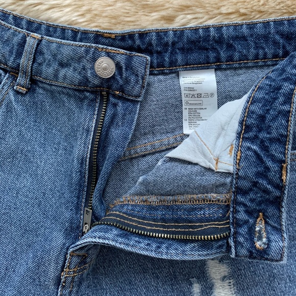H&M High-Wasted Denim Shorts - Picture 5 of 5